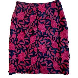 Tahari Skirt Pencil Red Black Size 4 Lace Embellished Rose Floral Textures